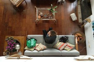 Σε ποια ηλικία φεύγουν οι Έλληνες από το πατρικό τους;