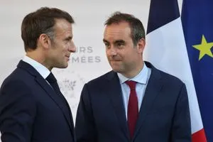 Κάνει πίσω για την κατάργηση των αργιών ο νέος Γάλλος πρωθυπουργός