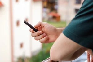 Εξερράγη ηλεκτρονικό τσιγάρο στο στόμα άνδρα στο Ηράκλειο: Ο σοκαριστικός τραυματισμός του