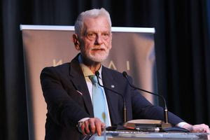 «Eγώ ζω μόνο με τη βουλευτική αποζημίωση»: Ξεκίνησε… διαδικτυακός έρανος για τον Γιάννη Λοβέρδο