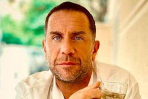 Γιώργος Μαζωνάκης: «Άλλο μοναξιά και άλλο μοναχικότητα»