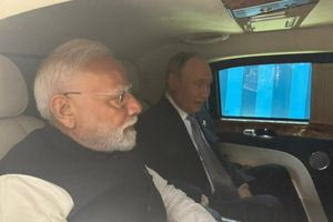 Θερμό το κλίμα για Μόντι και Πούτιν: «Είμαστε πάντα μαζί, είσαι αληθινός φίλος» – Μπήκαν μαζί στη λιμουζίνα του Ρώσου προέδρου