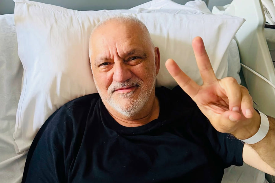 Νίκος Πορτοκάλογλου: Καθησύχασε τους θαυμαστές του από το νοσοκομείο
