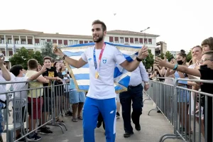 Η μητέρα του Στέφανου Ντούσκου μετά το χρυσό στο Παγκόσμιο πρωτάθλημα: «Ξημέρωσε μία υπέροχη μέρα, είδαμε τον αγώνα με ταχυπαλμία»