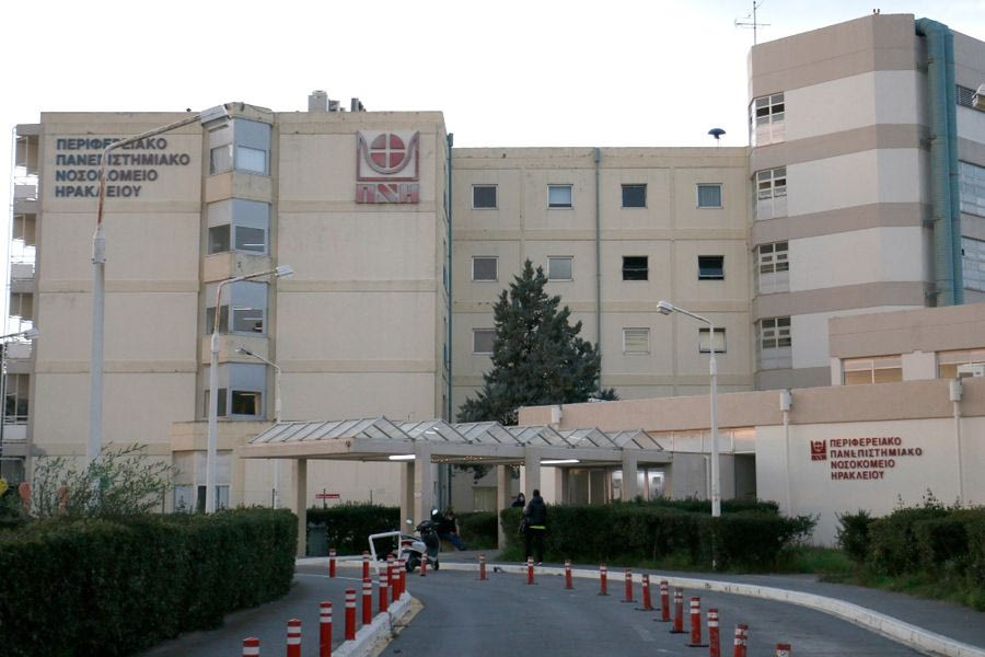 ΠΑΓΝΗ: Τι λέει ο Γ. Χαλκιαδάκης για την οροφή που έπεσε σε ασθενή