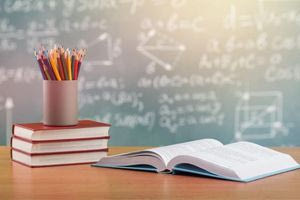 Τα χιλιάδες κενά και η ανάγκη για μάθηση