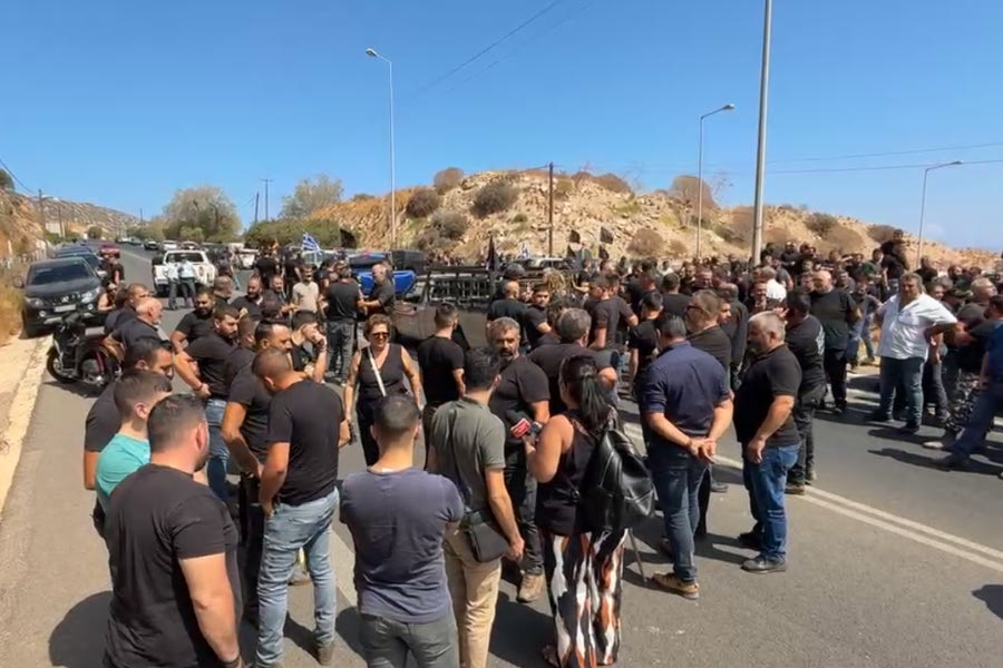 Ηράκλειο: Έκλεισαν τον ΒΟΑΚ οι αγροτοκτηνοτρόφοι (βίντεο)