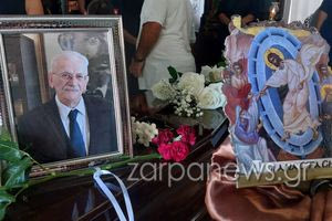 Χανιά: Συγκίνηση στο τελευταίο αντίο στον Νίκο Παπαδάκη (φωτογραφίες)