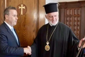 Συνάντηση του Παπασταύρου με τον Αρχιεπίσκοπο Αμερικής Ελπιδοφόρο