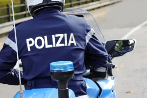 Άγριο έγκλημα στην Ιταλία: Σκότωσε τη γυναίκα του και βρέθηκε νεκρό το ένα παιδί και σοβαρά τραυματισμένο το άλλο