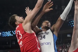 Η «συγγνώμη» του Αλπερέν Σενγκούν μετά την ανάρτηση του Γιάννη Αντετοκούνμπο: «Έχω μεγάλο σεβασμό για τον ελληνικό λαό»