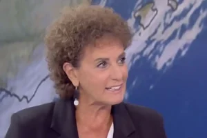 Χριστίνα Σούζη: Η εξήγηση για το άφρο λουκ που επέλεξε – «Μόλις τελείωσα από εδώ πήγα στο κομμωτήριο»