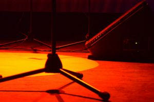 Η ΑΑΔΕ παγίδευσε γνωστό τράπερ – Αγόρασε supercar και ρολόγια μέσω ΜΚΟ