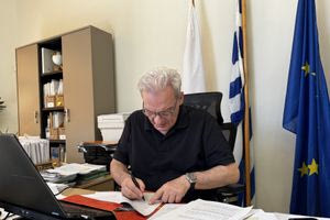 Υπεγράφει η προκήρυξη του διαγωνισμού για την αποκατάσταση του θαλάσσιου τείχους