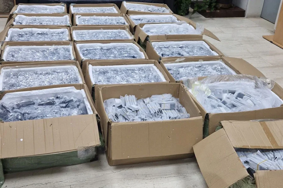 Mε 12.500 κινητά συνελήφθη 62χρονος Τούρκος στη Χίο