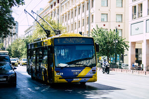 Άγριος ξυλοδαρμός οδηγού τρόλεϊ στον Πειραιά