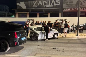 Θανατηφόρα καραμπόλα 4 οχημάτων στη Βουλιαγμένης: Νεκρή μια 64χρονη, τραυματίστηκαν άλλα τρία άτομα – Δείτε φωτογραφίες