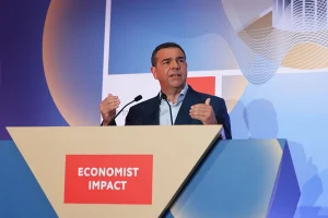 Κριτική Τσίπρα για τις εξαγγελίες Μητσοτάκη