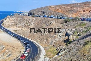 Κυκλοφοριακό χάος στο Ηράκλειο λόγω των μπλόκων των κτηνοτρόφων – φωτογραφίες