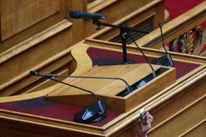 Ο πρόεδρος … τους κόβει τη φλυαρία!