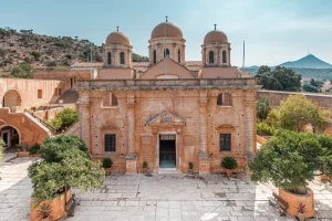 Χανιά: Δεσμεύθηκε η περιουσία των δύο αδερφών και του πρώην ηγούμενου