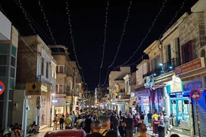 Ηρακλειώτες κάθε ηλικίας στη συγκέντρωση για τα Τέμπη (φωτογραφίες)