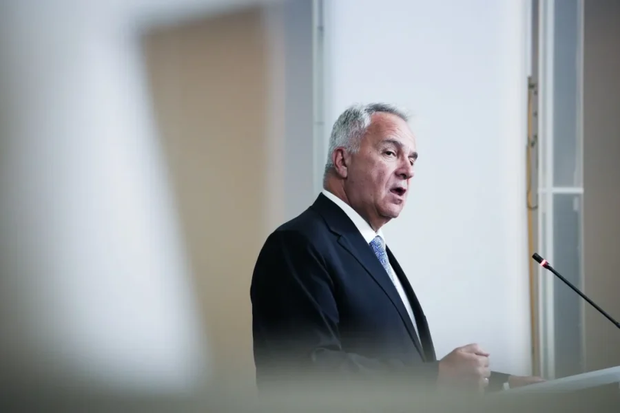 Ηράκλειο: Πώς έγινε η επίθεση κατά του Μάκη Βορίδη – «Ακροαριστεροί χουλιγκάνοι, δεν σεβάστηκαν ούτε την οικογένειά μου»