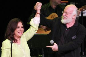 Η Χάρις Αλεξίου αποχαιρετά τον Διονύση Σαββόπουλο: Υπήρξες φάρος στα σκοτάδια μου