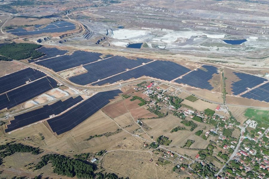 Όμιλος ΔΕΗ: Στο 90% η κατασκευή των φωτοβολταϊκών ισχύος 2,13 GW στη Δυτική Μακεδονία