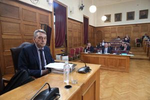 Εξεταστική για ΟΠΕΚΕΠΕ: Απίστευτο σίριαλ με τον Βάρρα – Διέκοψαν για να αποφασίσει αν θα δεχθεί… ερωτήσεις