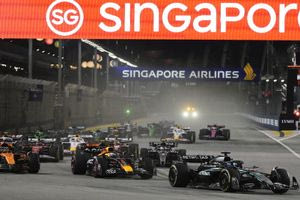Φόρμουλα Ένα: Νικητής ο Ράσελ στη Σιγκαπούρη, πρωταθλήτρια η McLaren