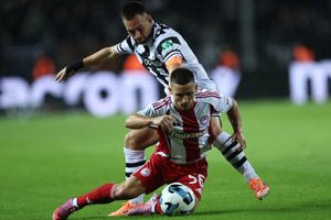 Με ανατροπή ο ΠΑΟΚ κέρδισε τον Ολυμπιακό στο ντέρμπι της Super League