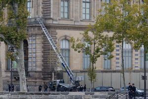 Το Λούβρο μετέφερε πολύτιμα κοσμήματά στην Τράπεζα της Γαλλίας μετά τη ληστεία