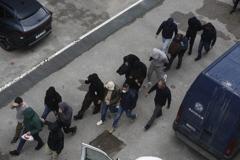 ΟΠΕΚΕΠΕ: Ελεύθεροι με όρους οι 11 πρώτοι συλληφθέντες