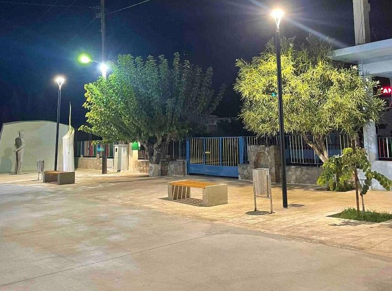 Παραδόθηκε πλήρως ανακαινισμένη η κεντρική πλατεία της Εμπάρου