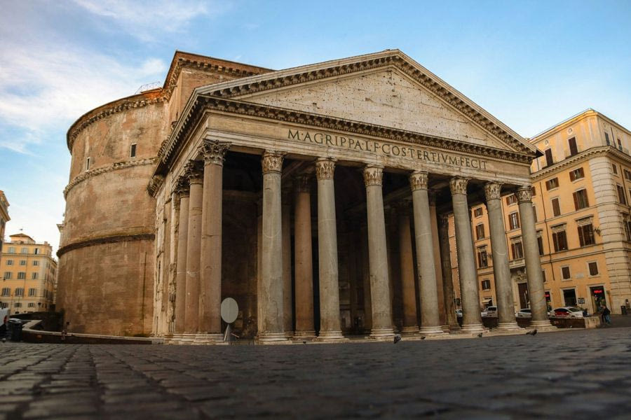 Ιταλία: Νεκρός 69χρονος τουρίστας που έπεσε από τοίχο του Πάνθεον στη Ρώμη