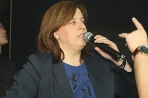 Γωγώ Τσαμπά: Πήγε να τραγουδήσει σε σχολική γιορτή και κατέληξε στην Αστυνομία