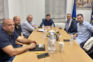 Συνάντηση του νέου Προεδρείου του Συνδέσμου Πωλητών Πετρελαιοειδών Νομού Ηρακλείου με τον Αντιπεριφερειάρχη Ηρακλείου
