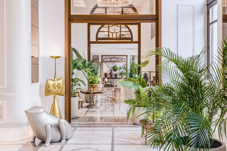 THE DOLLI: Λάμπει με δύο MICHELIN Keys στο Παρίσι και φωτίζει την Αθήνα