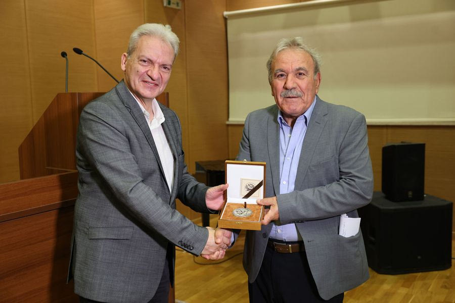 Απονεμήθηκε το «Βραβείο Ηθικής Τάξεως 2025» του Δήμου Ηρακλείου στη μεγάλη δωρήτρια Μαρία Λυριτζάκη (video)