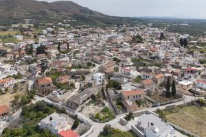 «Θέλουμε τα παιδιά να ονειρεύονται μέσα από τις σελίδες»: Δάσκαλοι σε χωριό του Ηρακλείου ξεκινούν μια σημαντική πρωτοβουλία