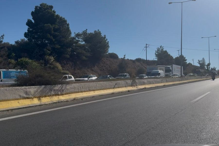 Άνοιξε ξανά ο ΒΟΑΚ – Οι κτηνοτρόφοι απομάκρυναν τα οχήματά τους προσωρινά