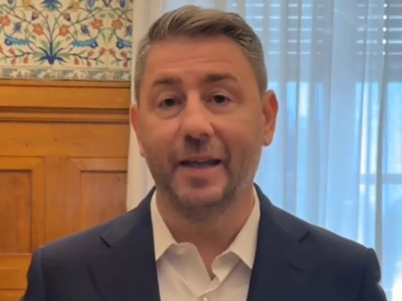 Ανδρουλάκης στο TikTok: Από το σούπερ μάρκετ μέχρι το ρεύμα, όλα τα πληρώνεις εσύ