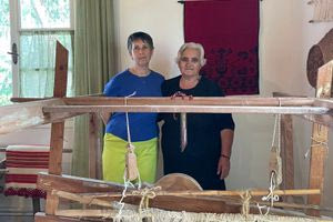 Η τέχνη του Αργαλειού : Διέσχισαν τη μισή Κρήτη για να «στήσουν» με 82 κομμάτια!