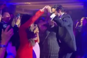 Κωνσταντίνος Αργυρός: Χόρεψε με την Κίμπερλι Γκίλφοϊλ στους ρυθμούς του «Μάλλον κάτι ξέρω» σε φιλανθρωπικό γκαλά στο Λονδίνο