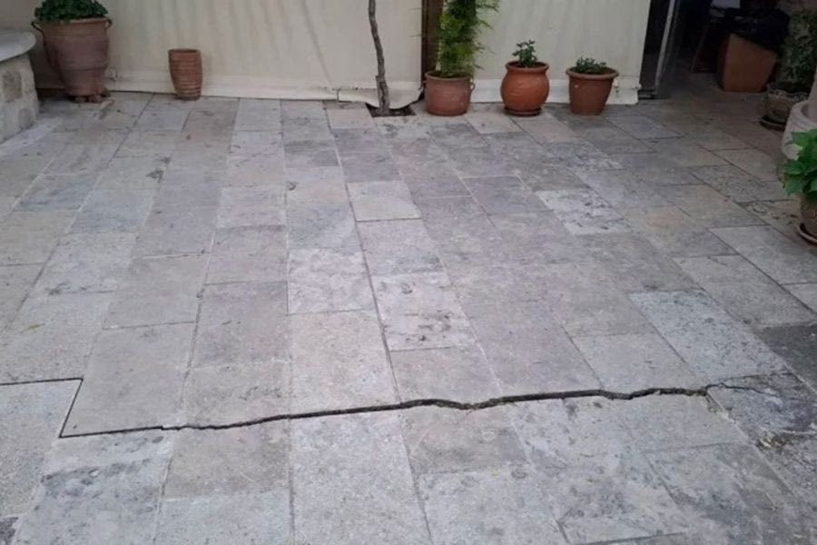 Καθίζηση στις Βούτες: Αντιφατικά τα πορίσματα – Παραμένει το καθεστώς ανησυχίας