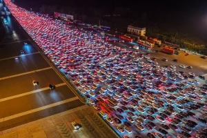 Στην Κίνα το μεγαλύτερο μποτιλιάρισμα όλων των εποχών: Αυτοκίνητα κολλημένα στην κίνηση έως και 24 ώρες!