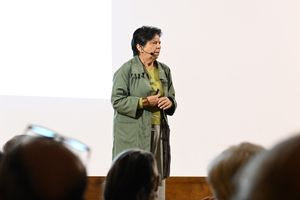 ΦΩΤΟ: Καθήλωσε το κοινό στην ομιλία της στο Ηράκλειο η Μαρία Ευθυμίου