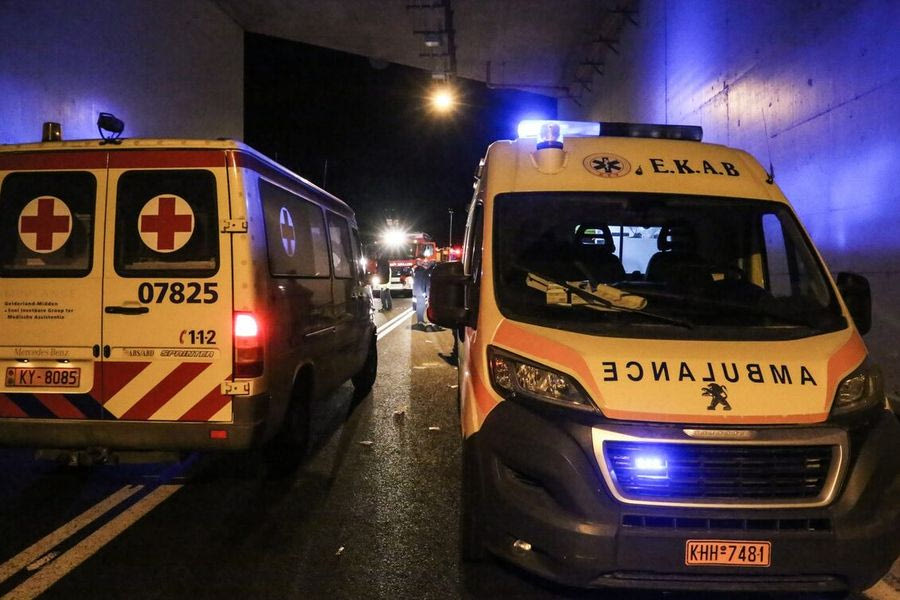 (ΦΩΤΟ) Απίστευτο περιστατικό στα Χανιά – Άνδρας εντοπίστηκε «ξαπλωμένος» στη μέση του δρόμου