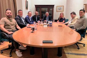 Τοπική επιχειρηματικότητα και ανάπτυξη στη συνάντηση των Διοικήσεων Επιμελητηρίου Ηρακλείου και ΟΕΕ/ΤΑΚ